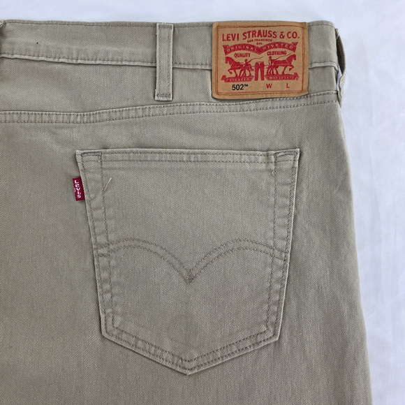 Casual Utility Levi’s 502 Taper Big & Tall Pants Men’s 48x32 Stretch Khaki Twill - Picture 3 of 14
